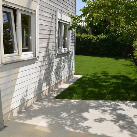 House At Lake "Alte Donau" In Viena Exterior foto